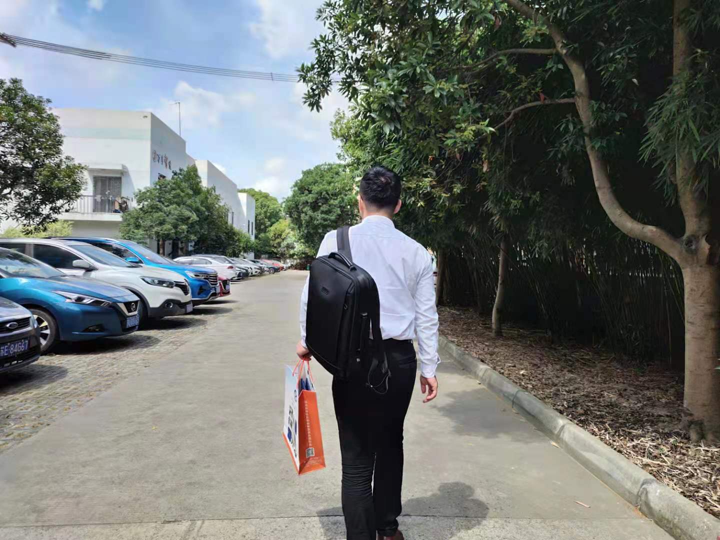 高温下的环保人,天气很热,你们却很美!