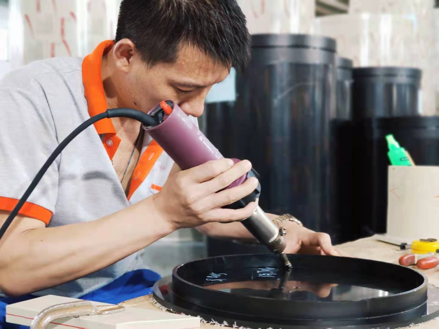 高温下的环保人,天气很热,你们却很美!